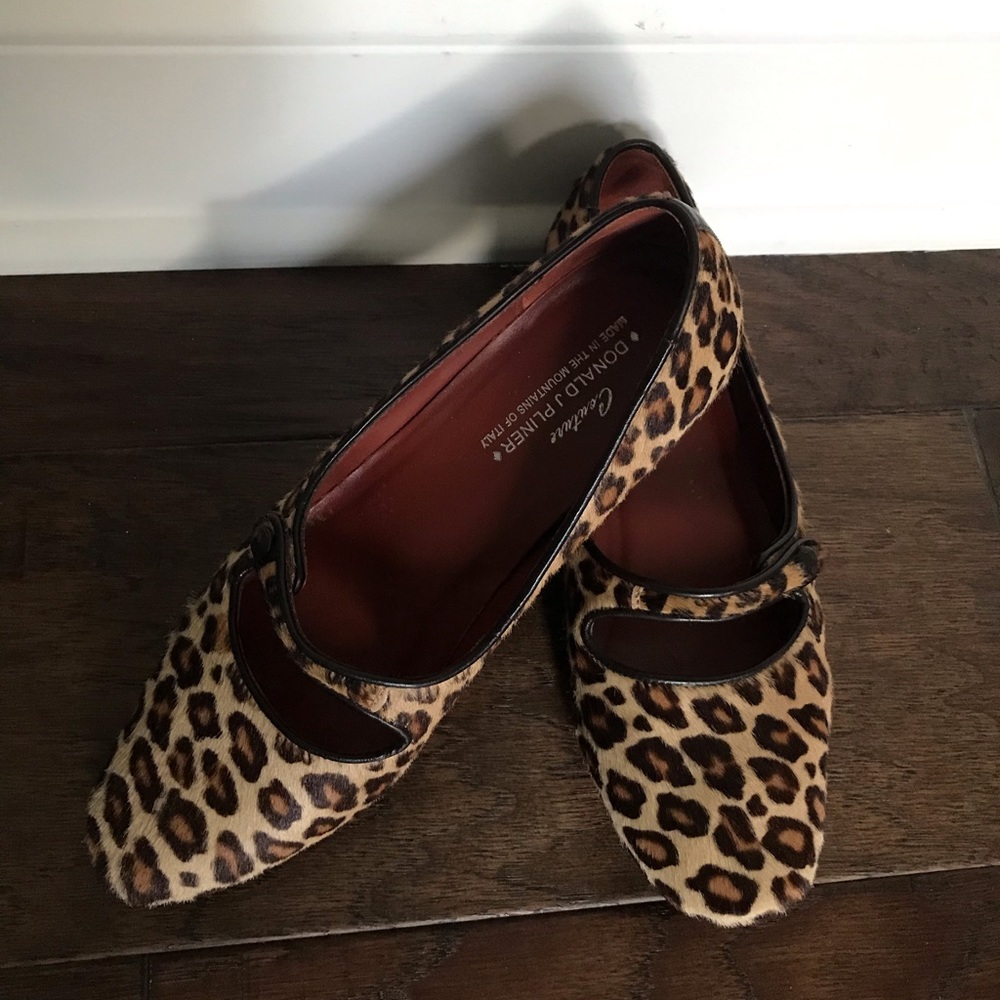 Donald Pliner leopard print flats